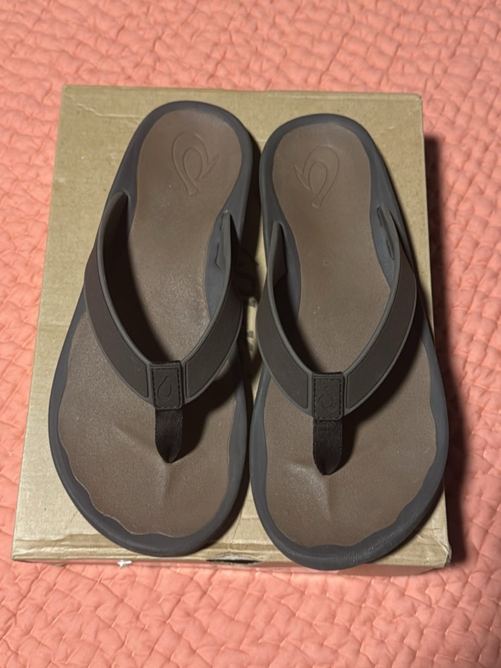 OluKai Men's Koko'o Flip Flops in Dark Wood